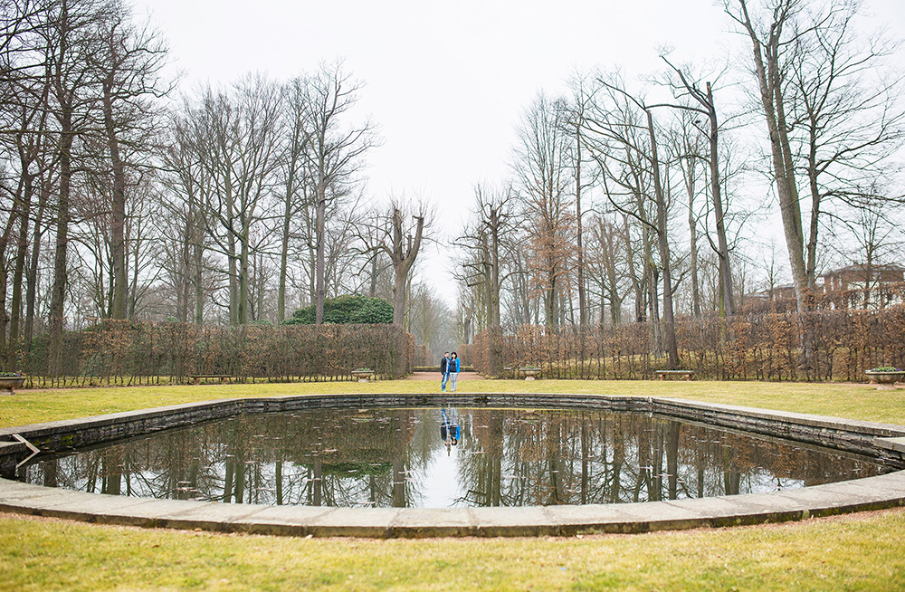 03_couple-love-from-far-reflection