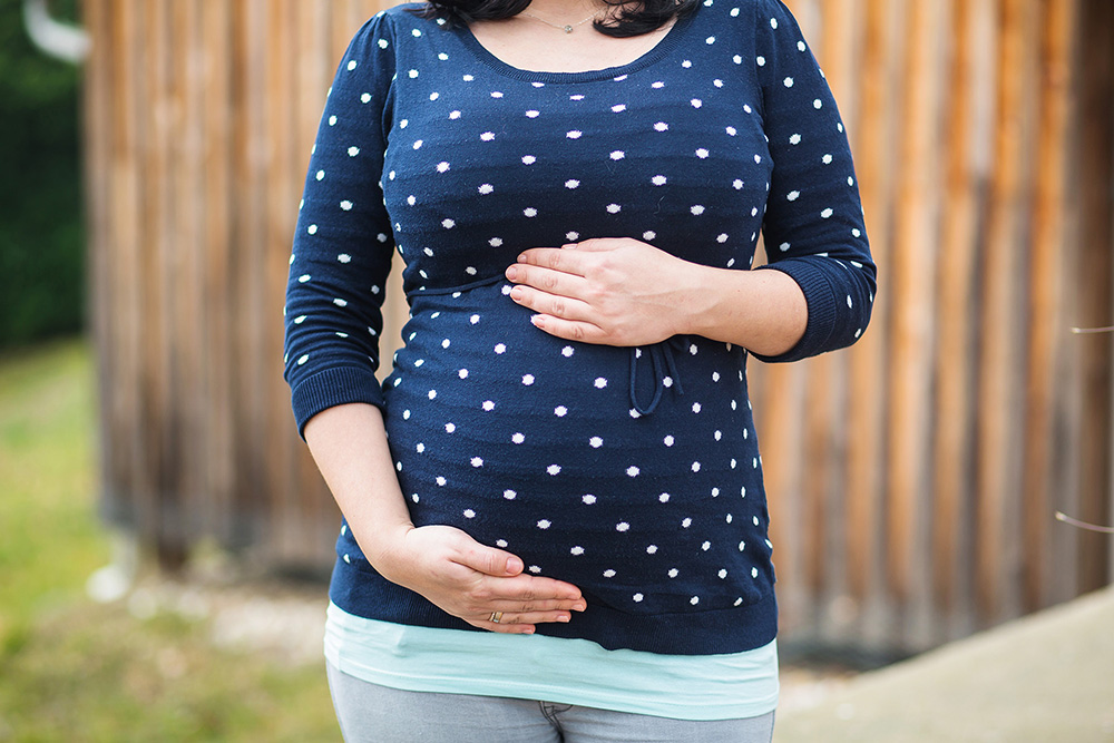 13_maternity-baby-belly-close-up