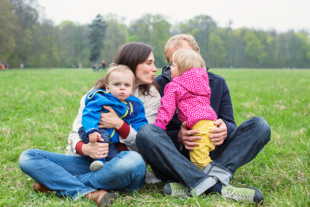 11_family-photo-of-four-twins