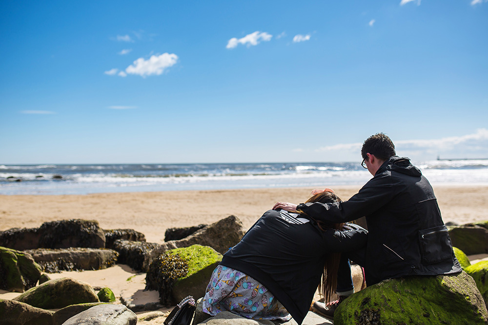 11_couple-in-love-on-beach