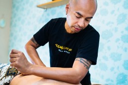 Regi . massage therapist in Brighton, UK