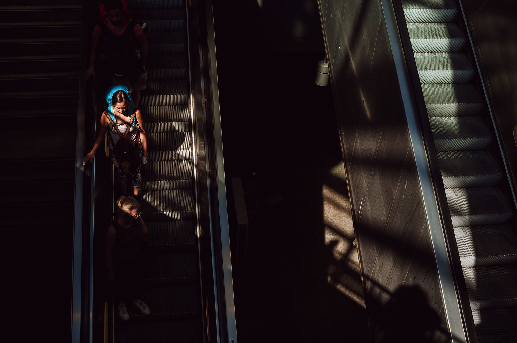 escalator berlin trains