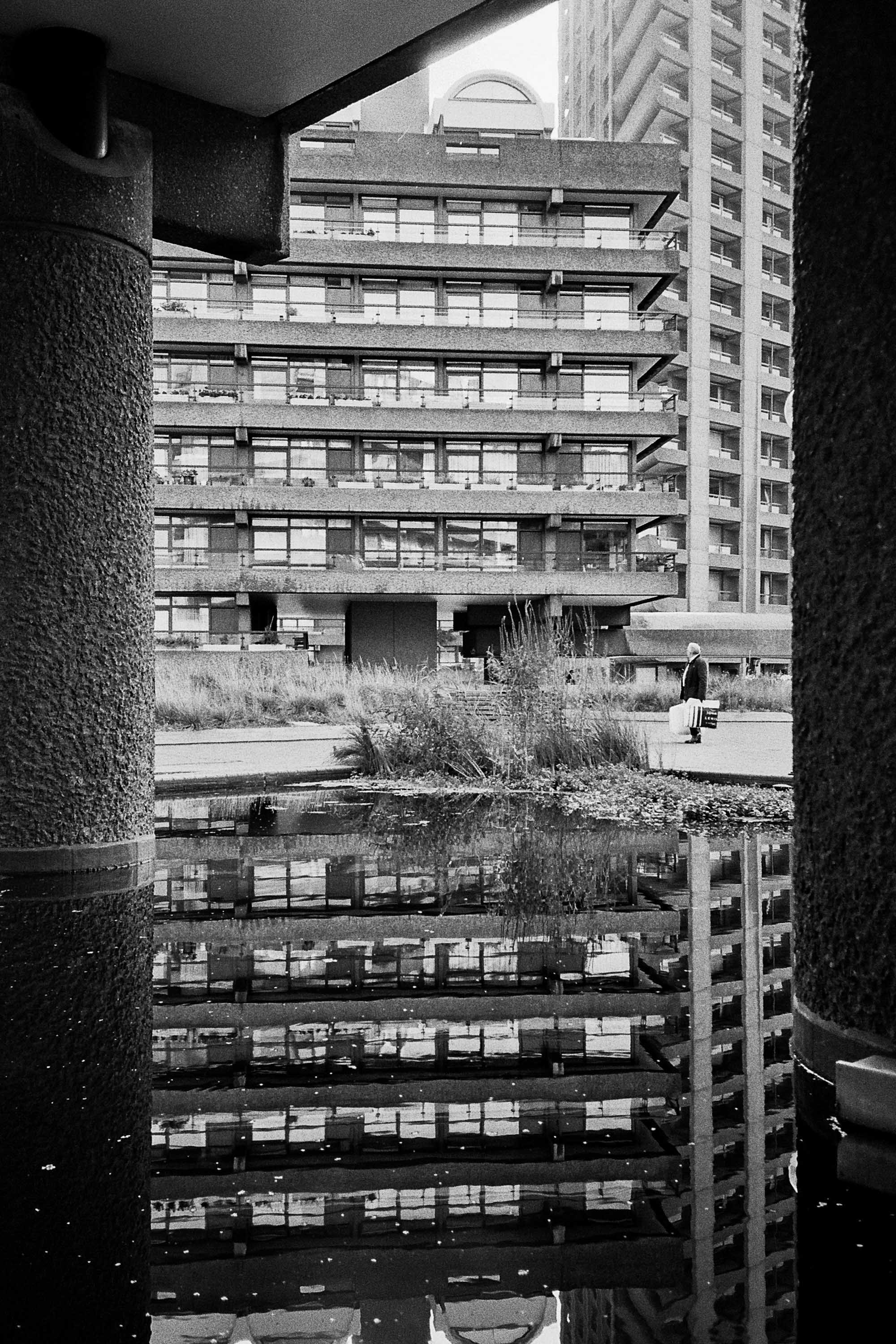 barbican-water-reflection-black-adn-white