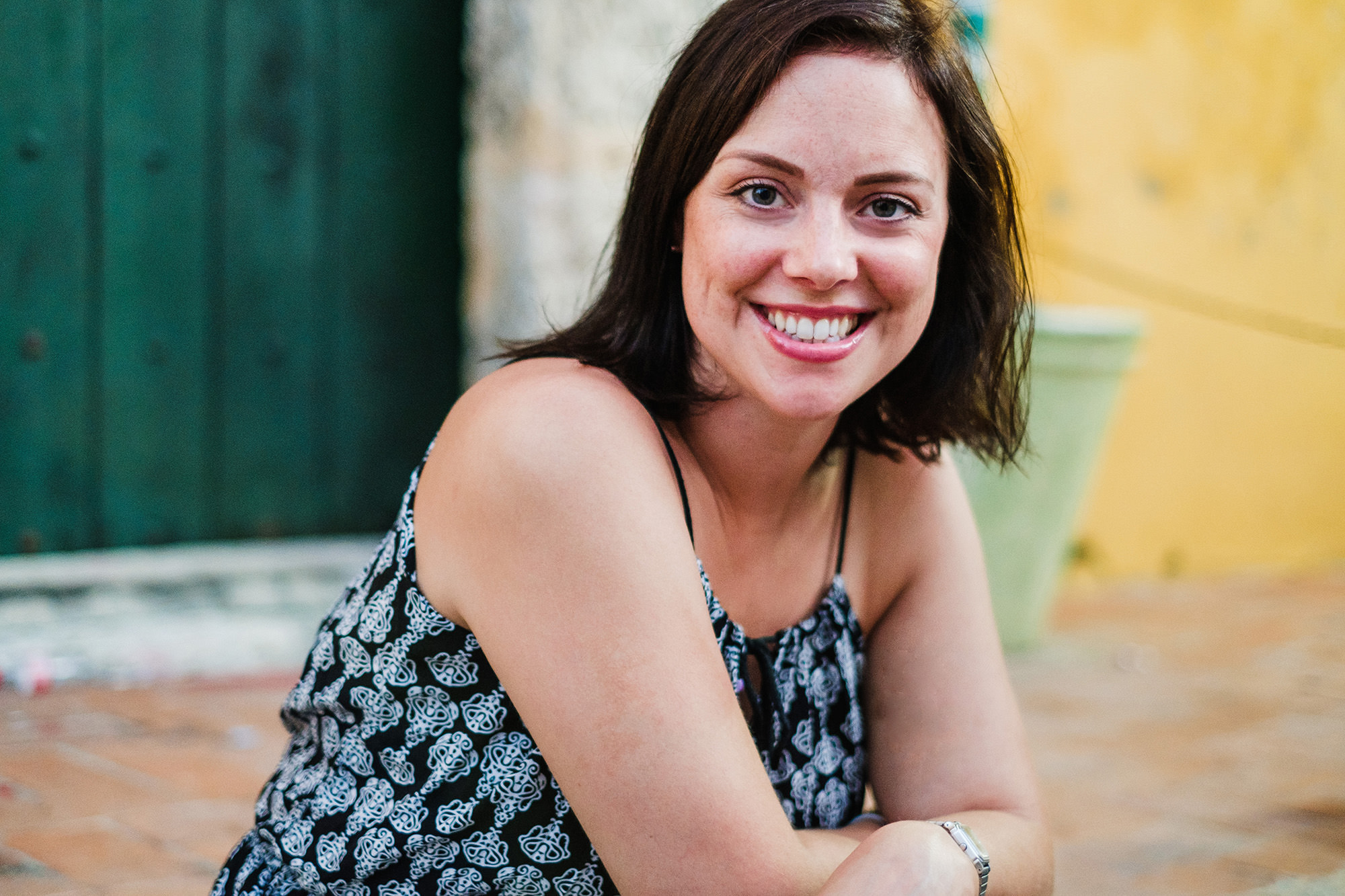 Portraits in Colombia, photographer, yellow wall, Cartagena