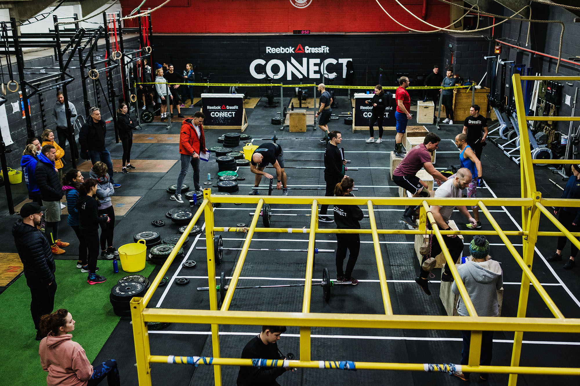 Crossfit reebok throwdown athlete