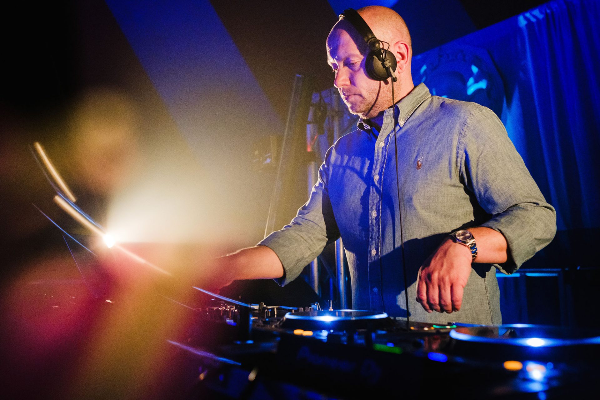 18 dj live music students event