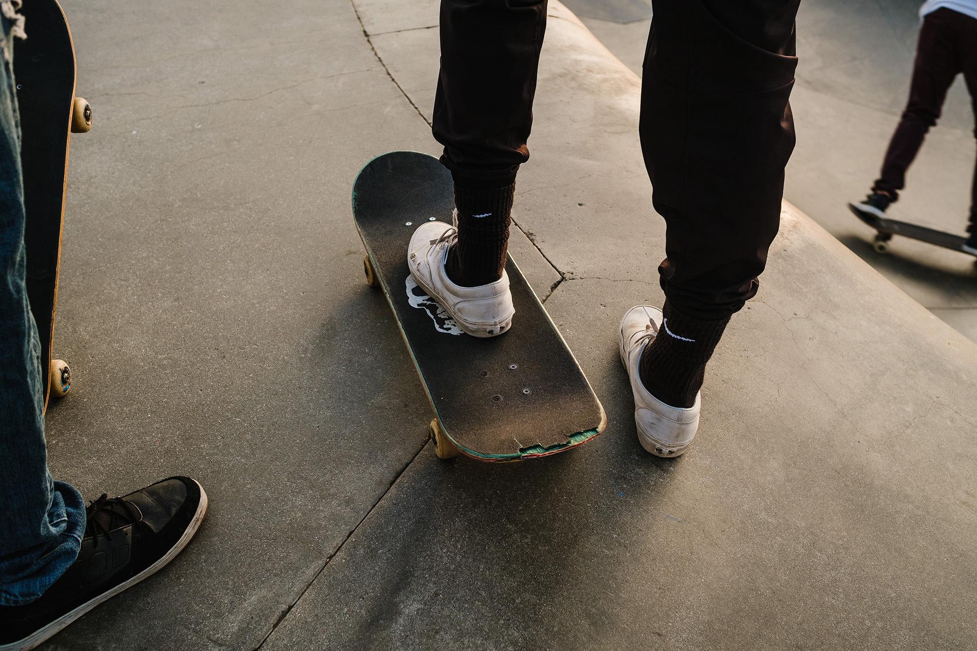 skaters in venice beach