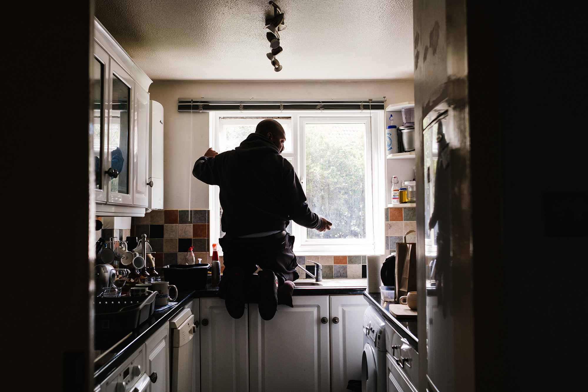 cleaning the kitchen window