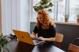 Anja_business-woman-at-work